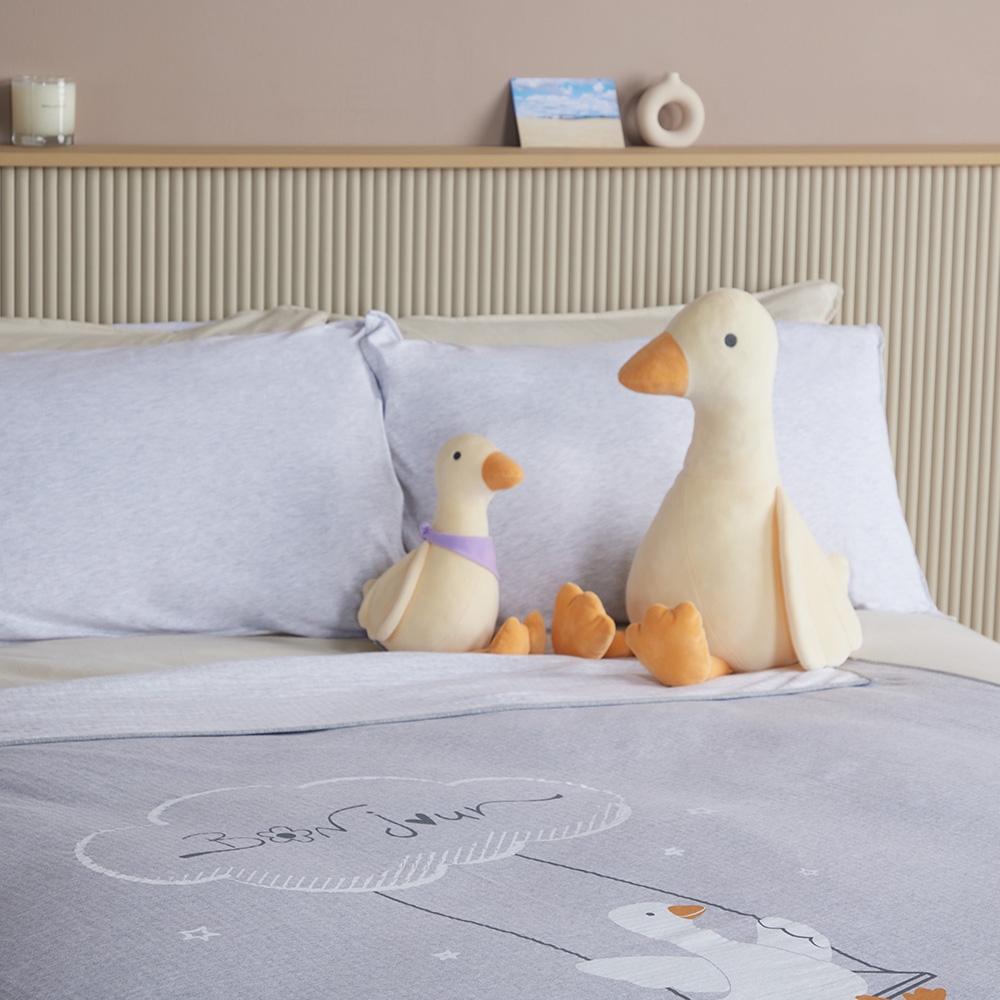 小鵝坐姿抱枕-鵝絨黃產品圖