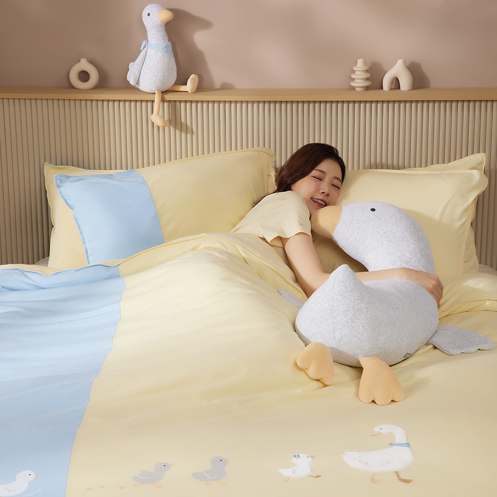 小鵝坐姿抱枕-銀白灰產品圖